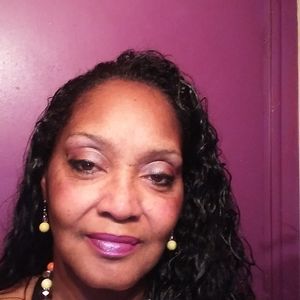 Meet your Posher, Denise